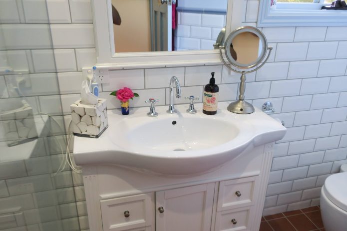 Lewis St Thornbury Bathroom Vanity